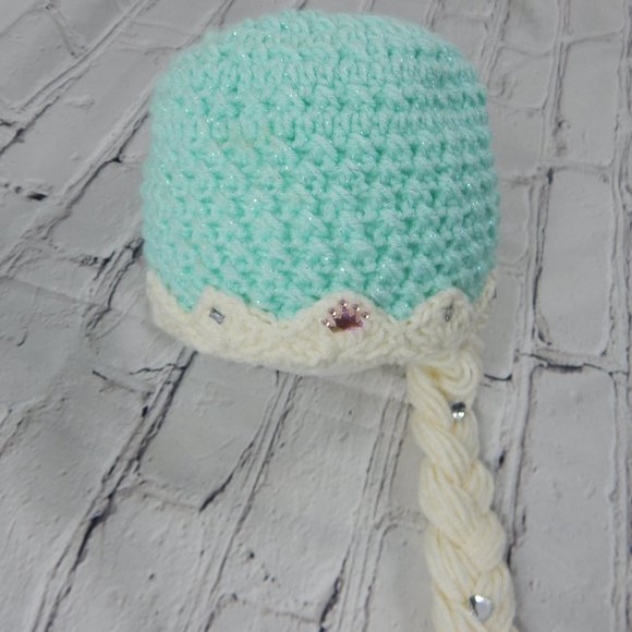 Beautiful "Frozen" Handmade Beanie Crochet. - Picture 5 of 8